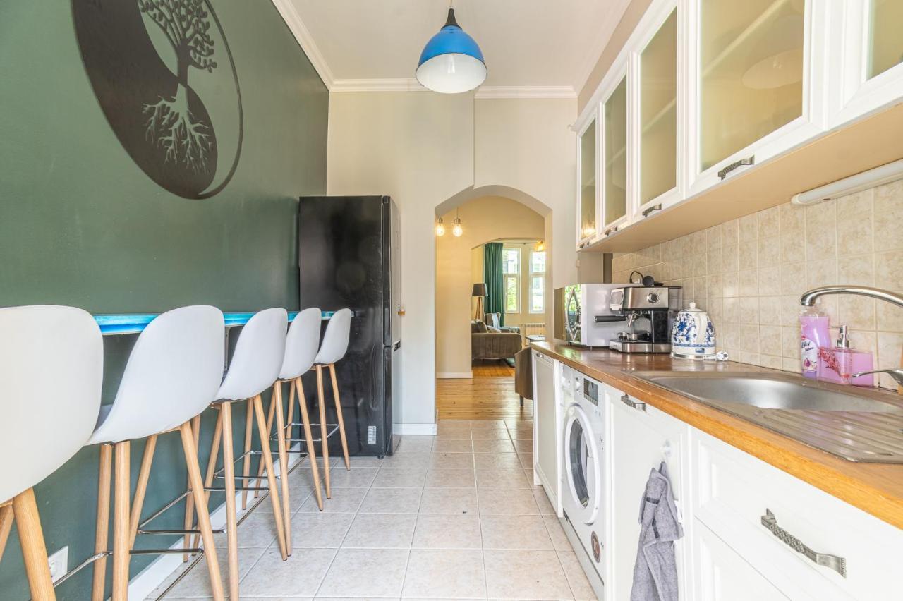 Apartamento 5 Seconds Away From The Main Street, Free Secured Parking Sofía Exterior foto
